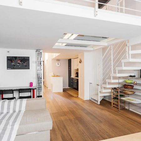 Awesome Loft In The City Center Of Милано Екстериор снимка
