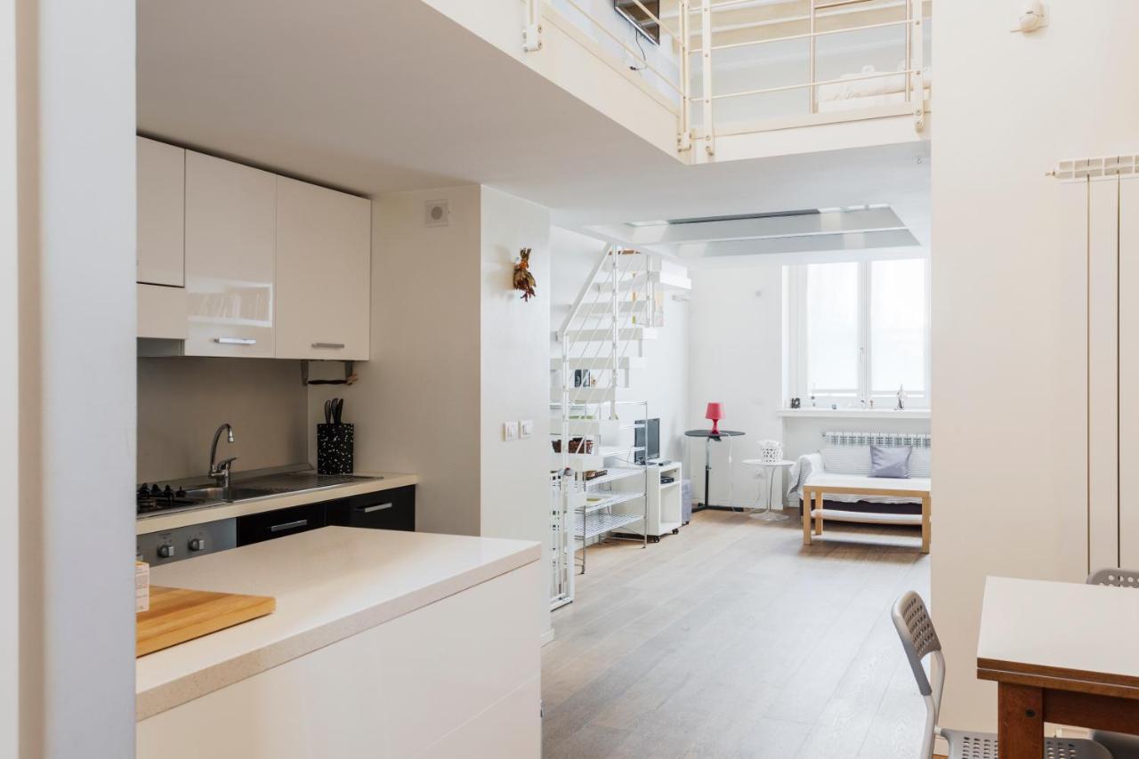 Awesome Loft In The City Center Of Милано Екстериор снимка