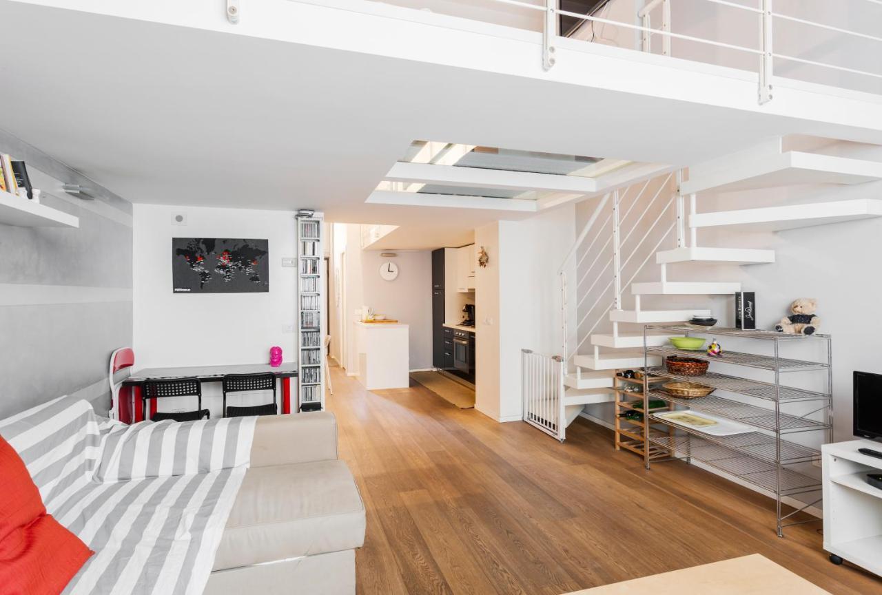 Awesome Loft In The City Center Of Милано Екстериор снимка