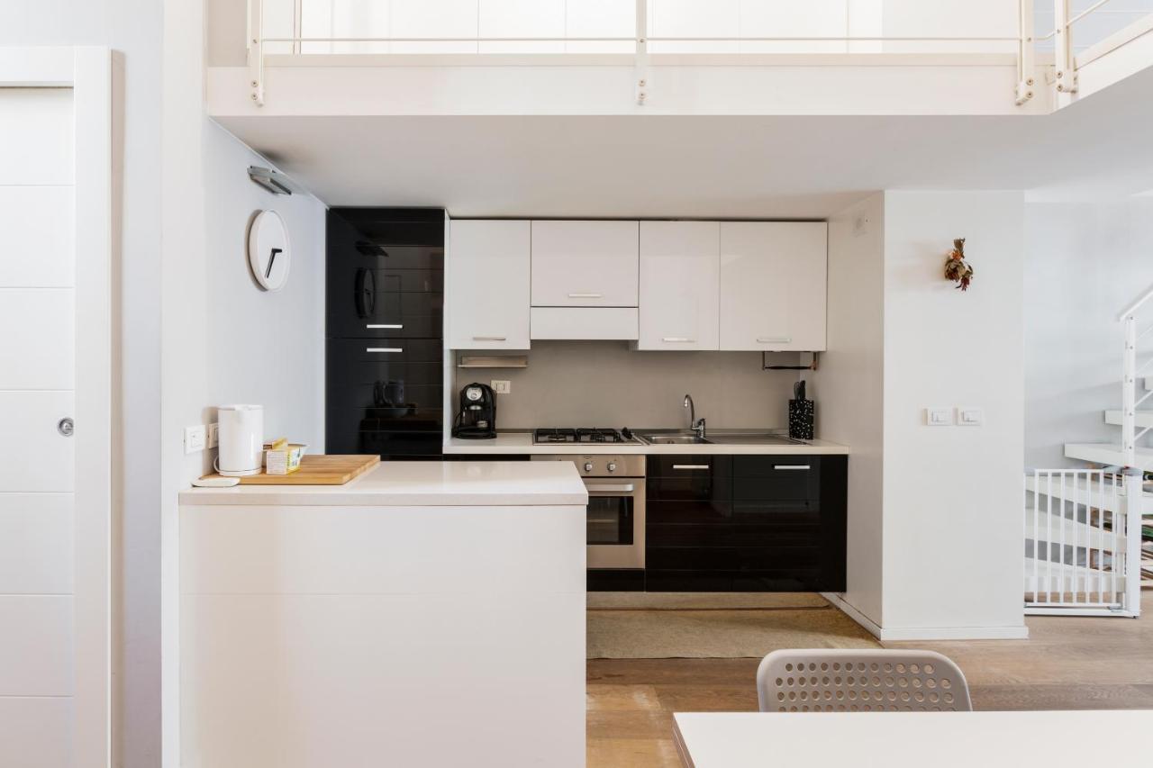 Awesome Loft In The City Center Of Милано Екстериор снимка