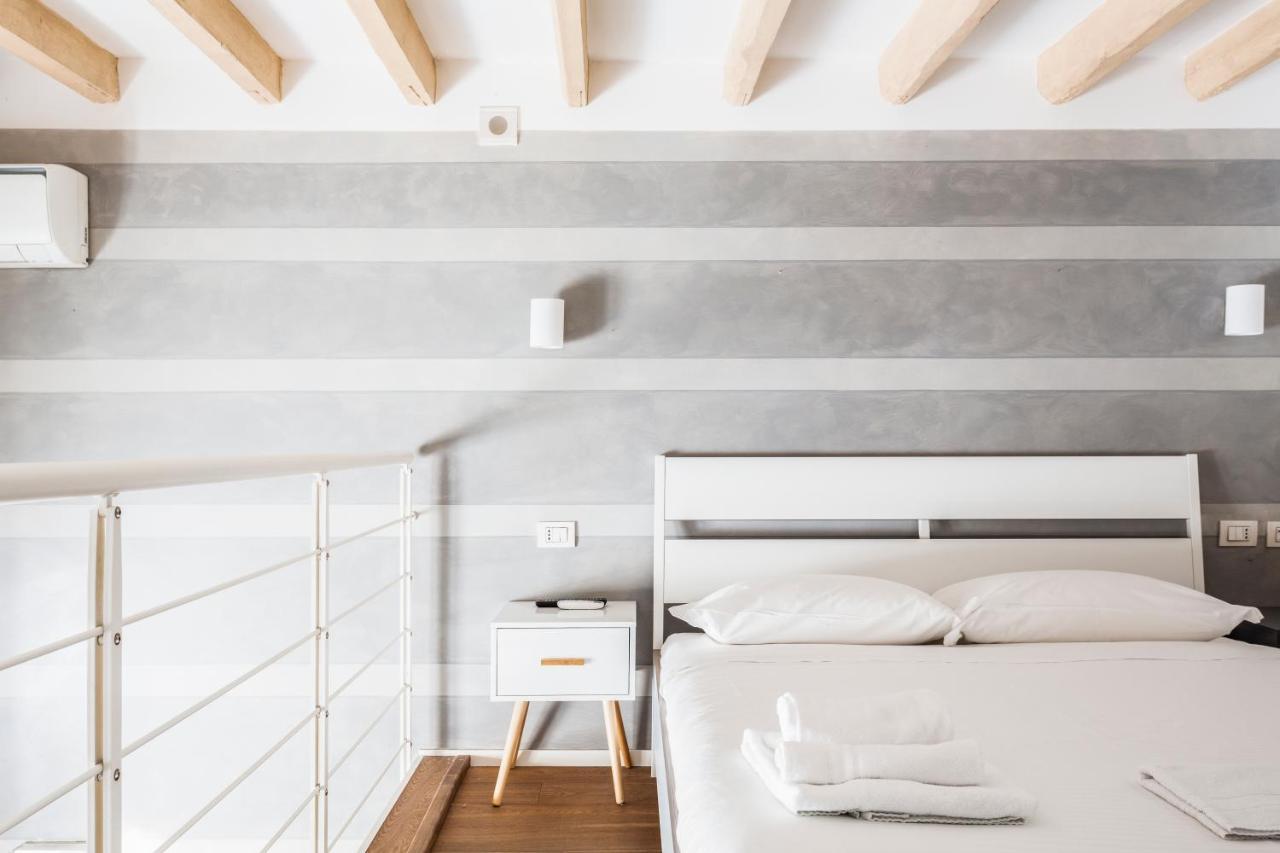 Awesome Loft In The City Center Of Милано Екстериор снимка