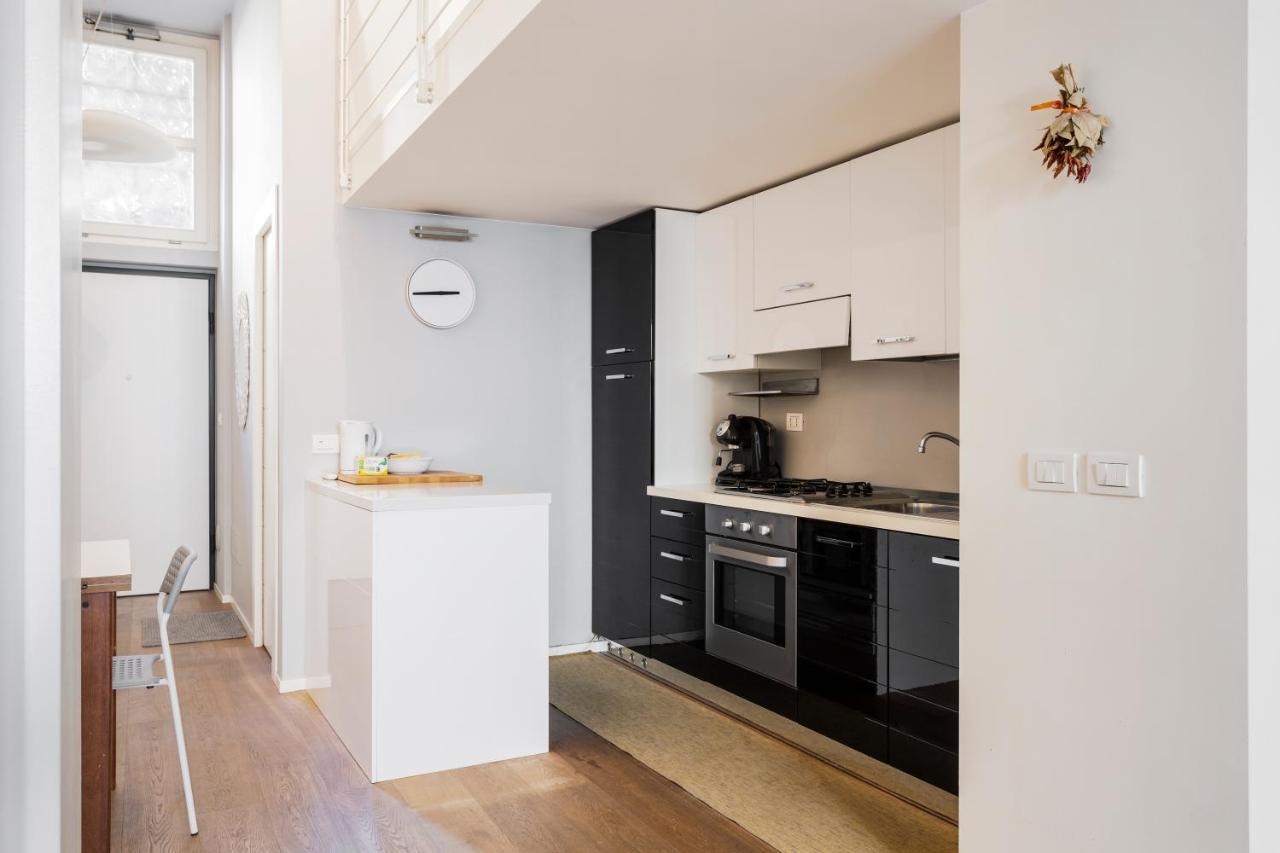 Awesome Loft In The City Center Of Милано Екстериор снимка